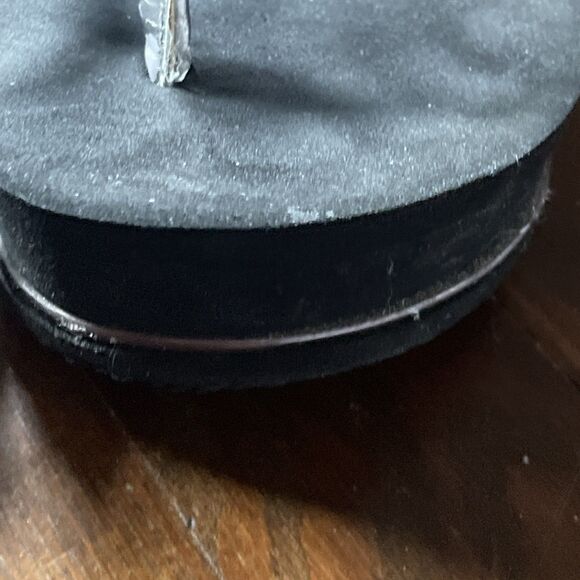 G by GUESS Women's Black Silver Wedge Sandals - Picture 5 of 9